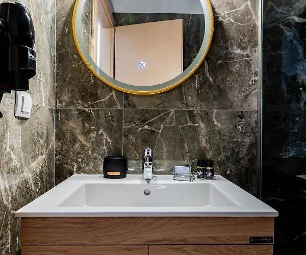 Novelrooms 公寓式酒店 4*